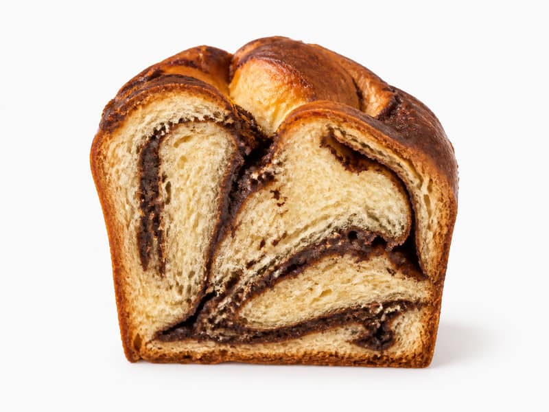 Babka drożdżowa – białko 7g, kalorie 340 kcal, węglowodany i tłuszcz na 100g | zdrowe odżywianie